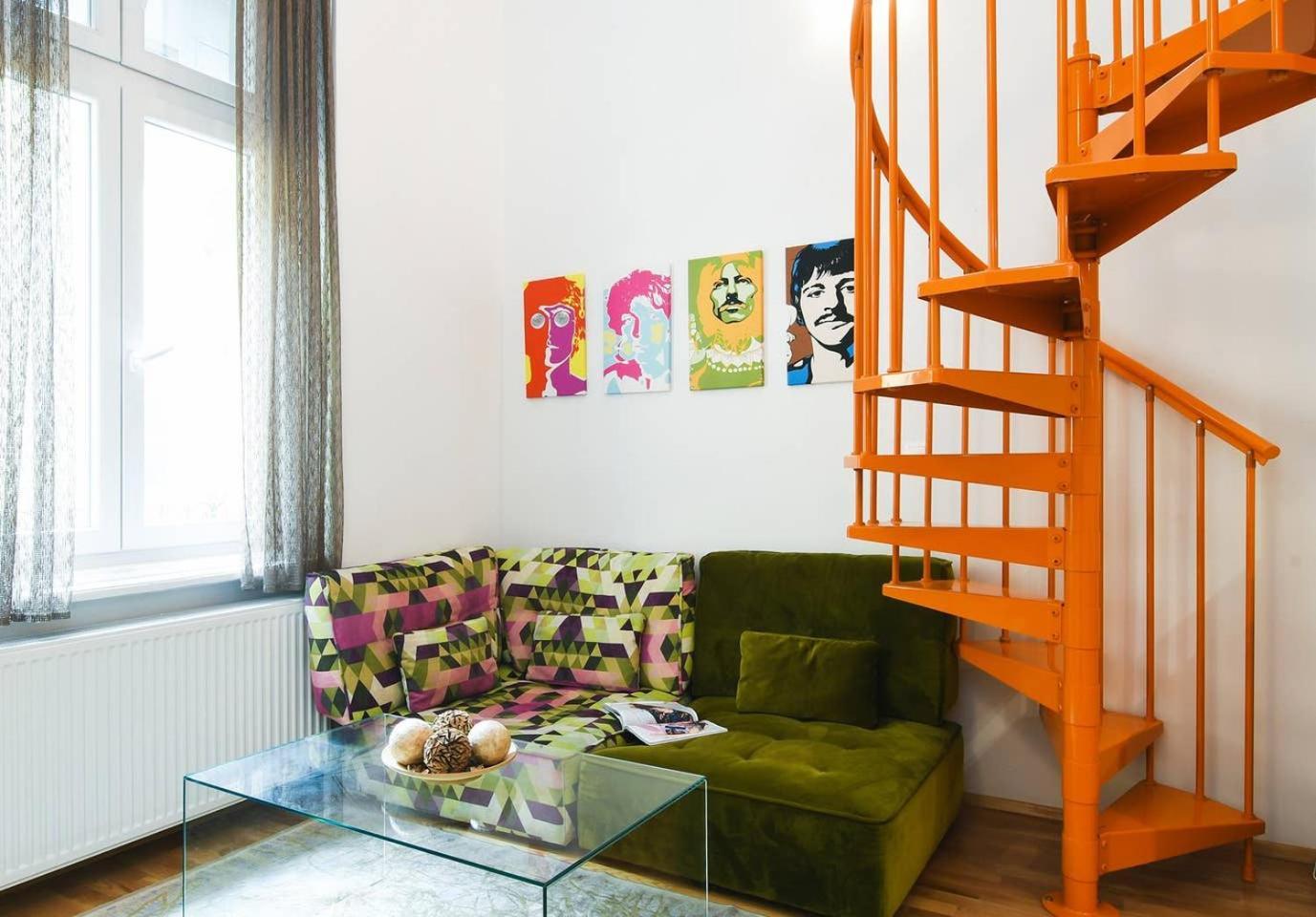 Central & Colorful Studio With Air Conditioning Будапеща Екстериор снимка